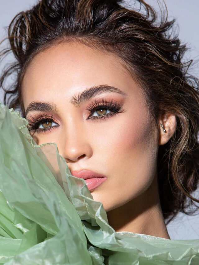 Miss Texas R’Bonney Gabriel  as First Filipino-American to Win Miss USA