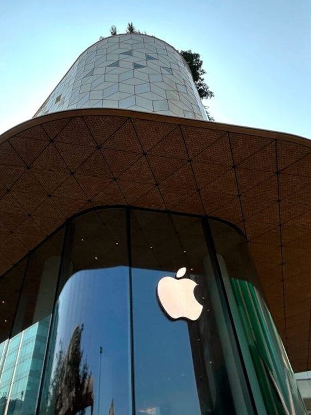 APPLE BKC STORE IN MUMBAI